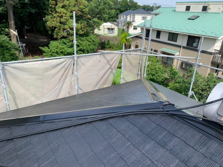 屋根外壁塗装工事横浜市瀬谷区S様邸屋根塗装上塗り工程