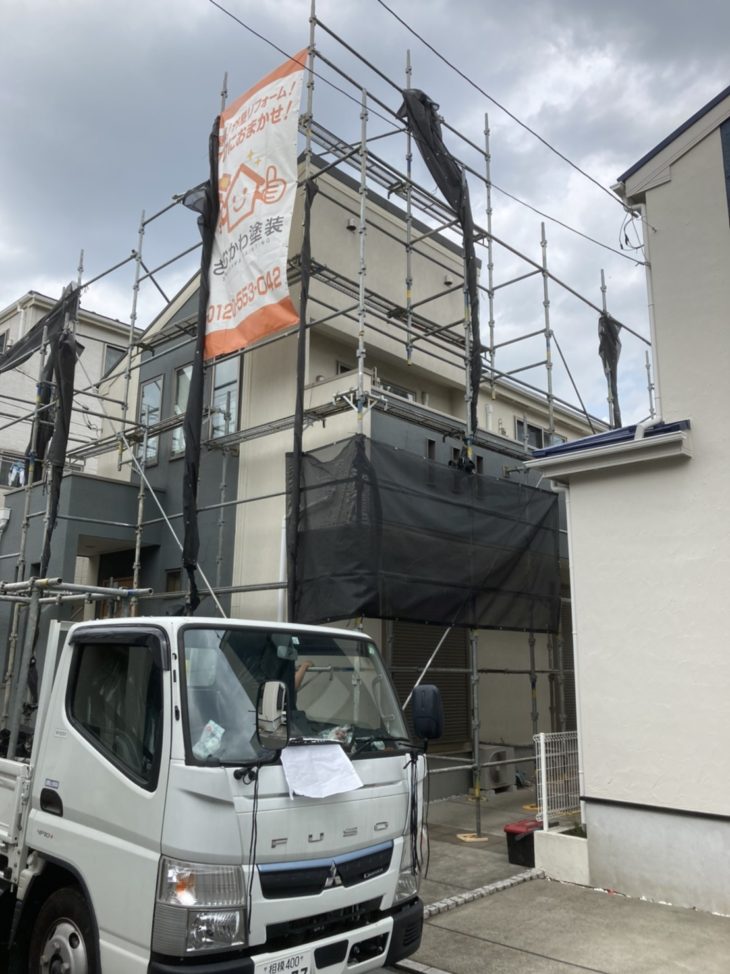 神奈川県高座郡寒川町宮山で屋根外壁塗装工事が始まりました！